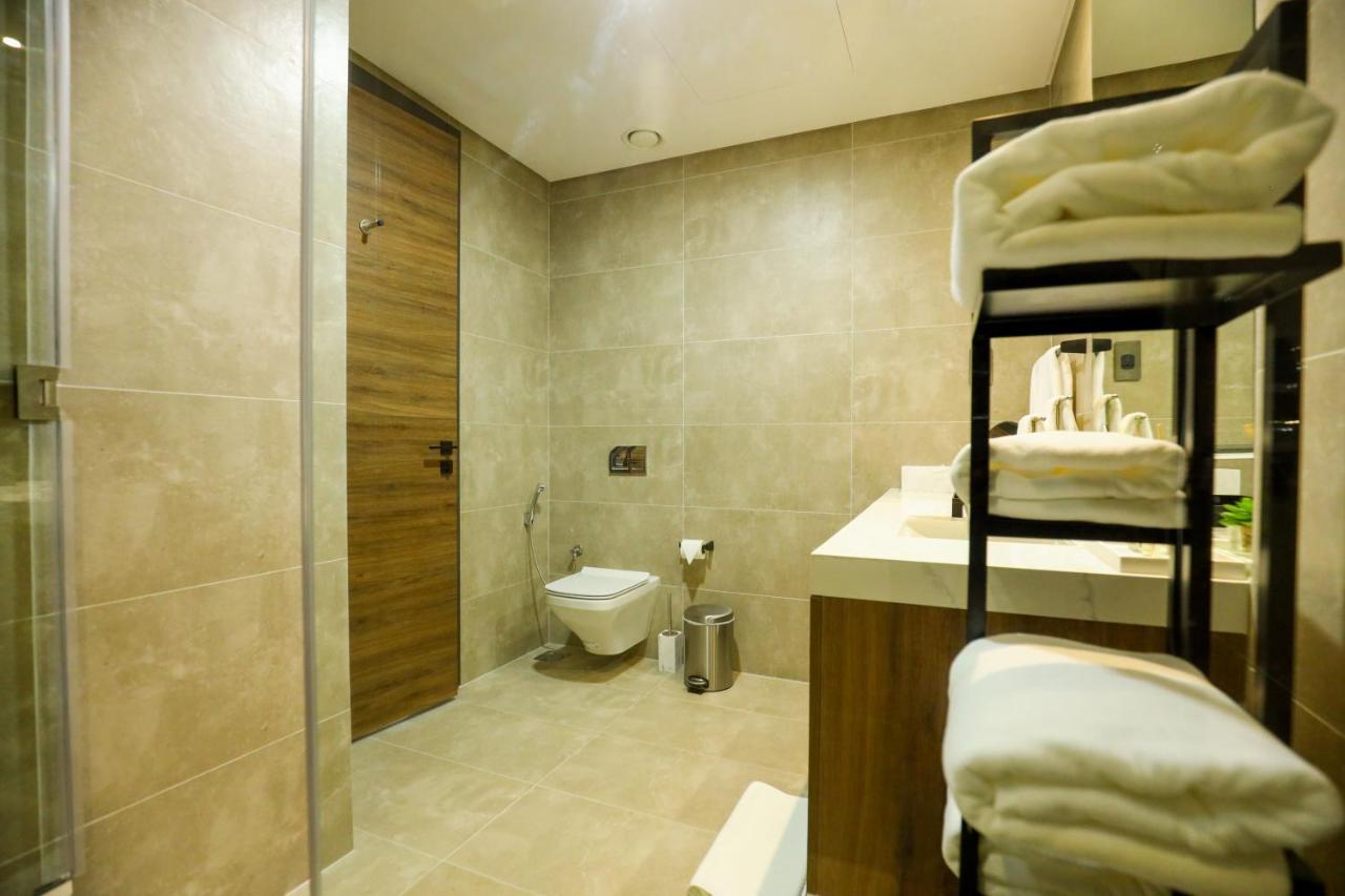 Hotel Charthouse Bahrain à Manama Extérieur photo Bathroom