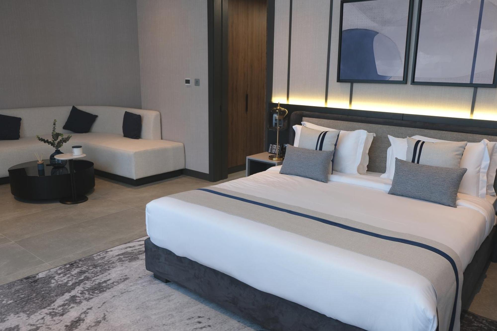 Hotel Charthouse Bahrain à Manama Extérieur photo Deluxe room